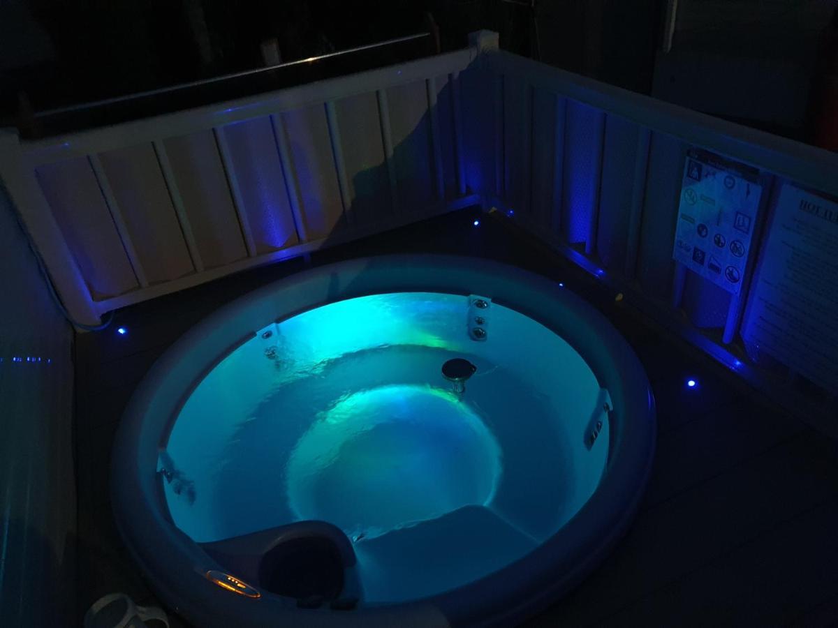 Relaxing Breaks With Hot Tub At Tattershal Lakes 3 Bedroom Tattershall Eksteriør bilde