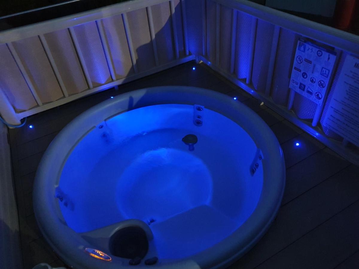 Relaxing Breaks With Hot Tub At Tattershal Lakes 3 Bedroom Tattershall Eksteriør bilde