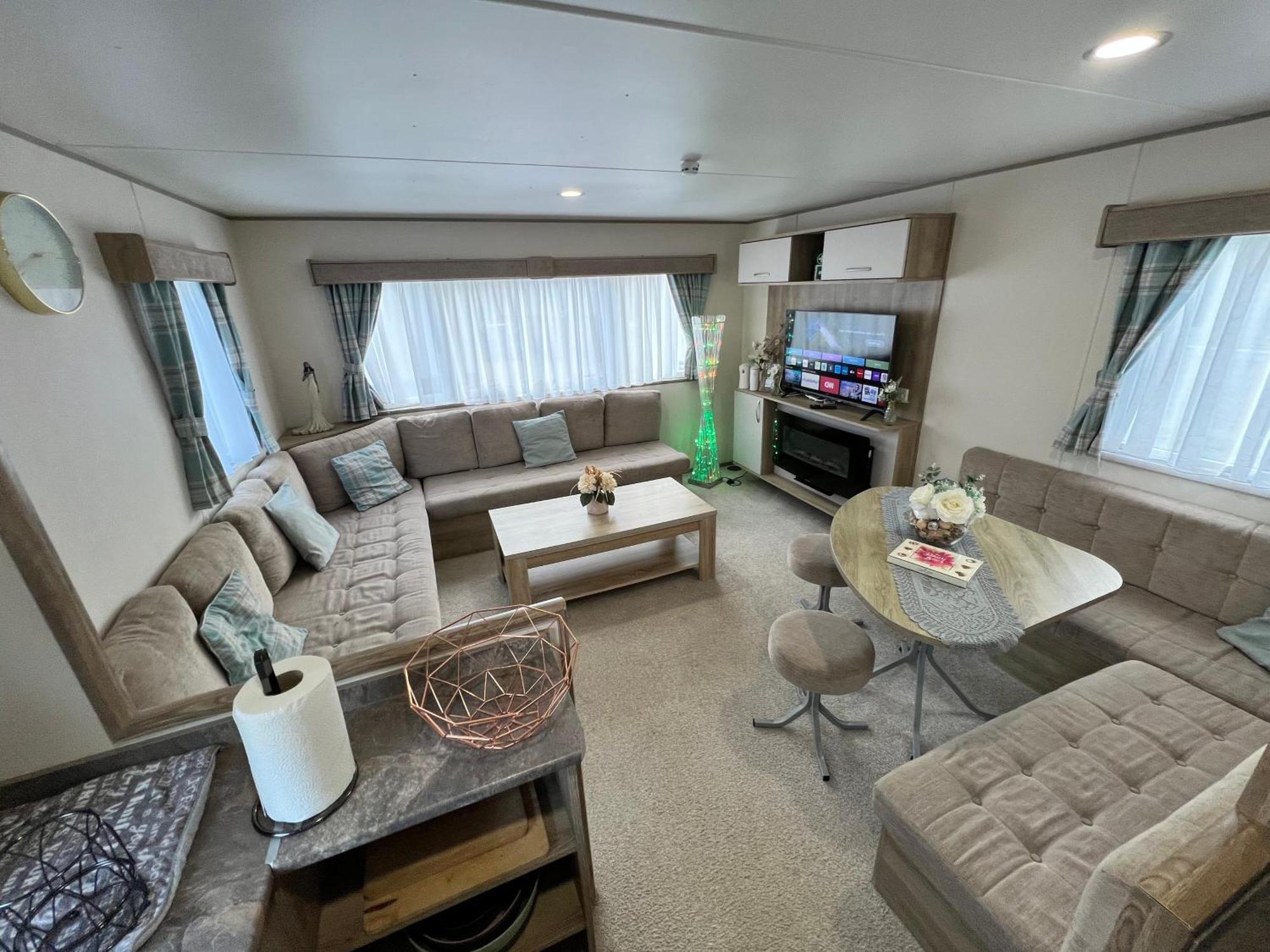 Relaxing Breaks With Hot Tub At Tattershal Lakes 3 Bedroom Tattershall Eksteriør bilde
